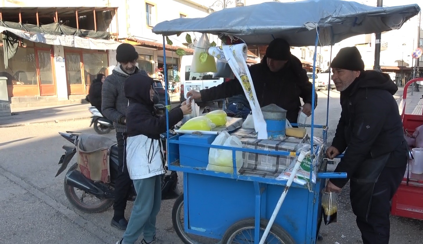 Kilis’te meyan şerbeti iftar sofralarının vazgeçilmezi
