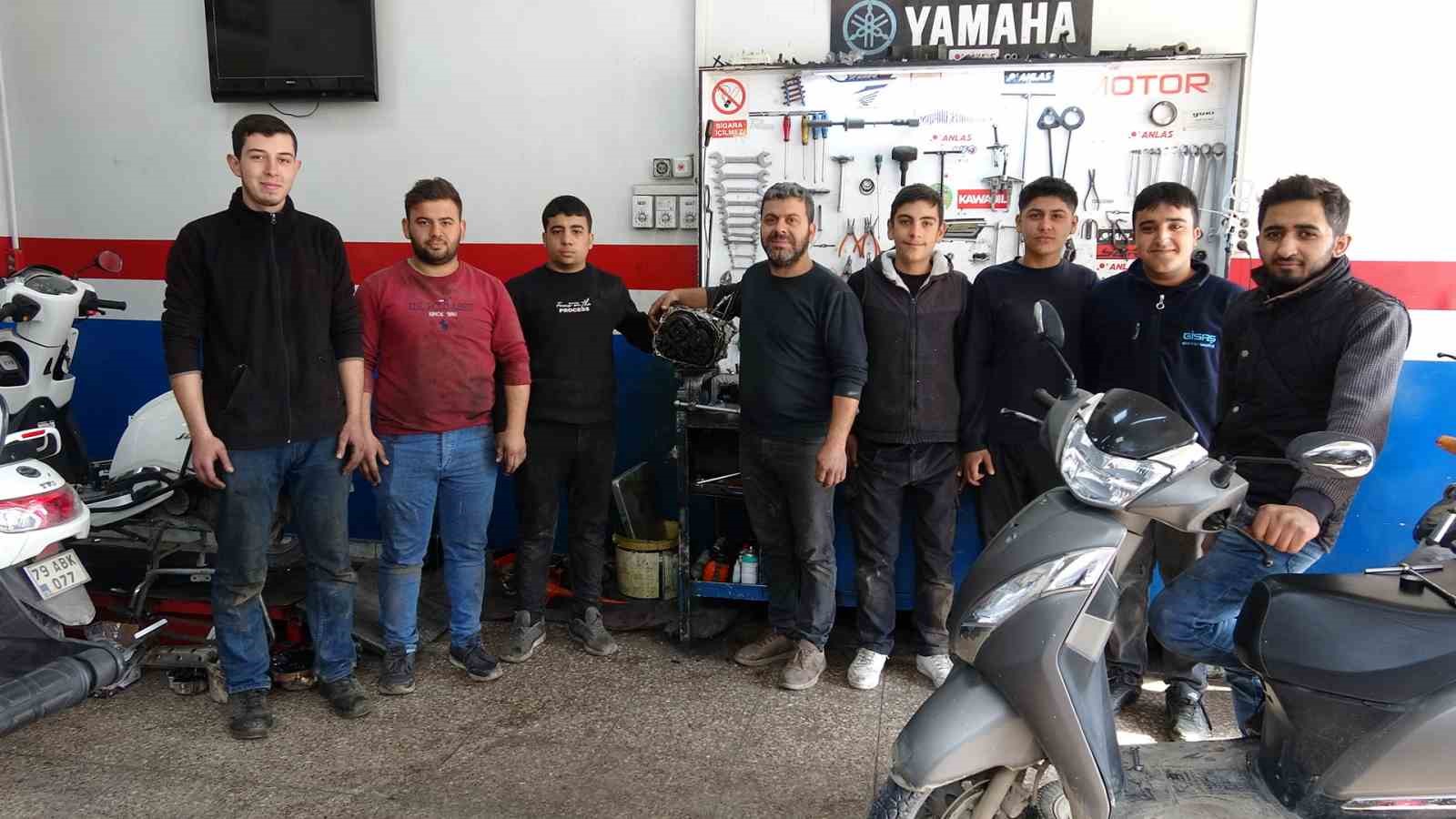 Kilis’te motosiklet sürücülerinden kış lastiği uyarısı
