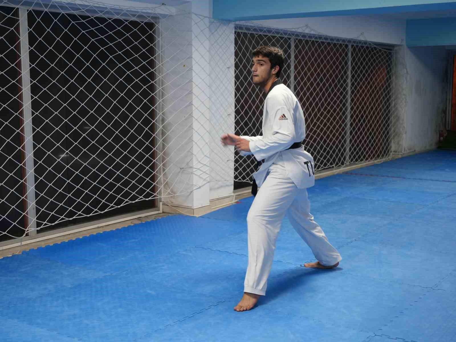 Kilo vermek için başladı, şimdi taekwondoda dünya şampiyonu olmayı istiyor
