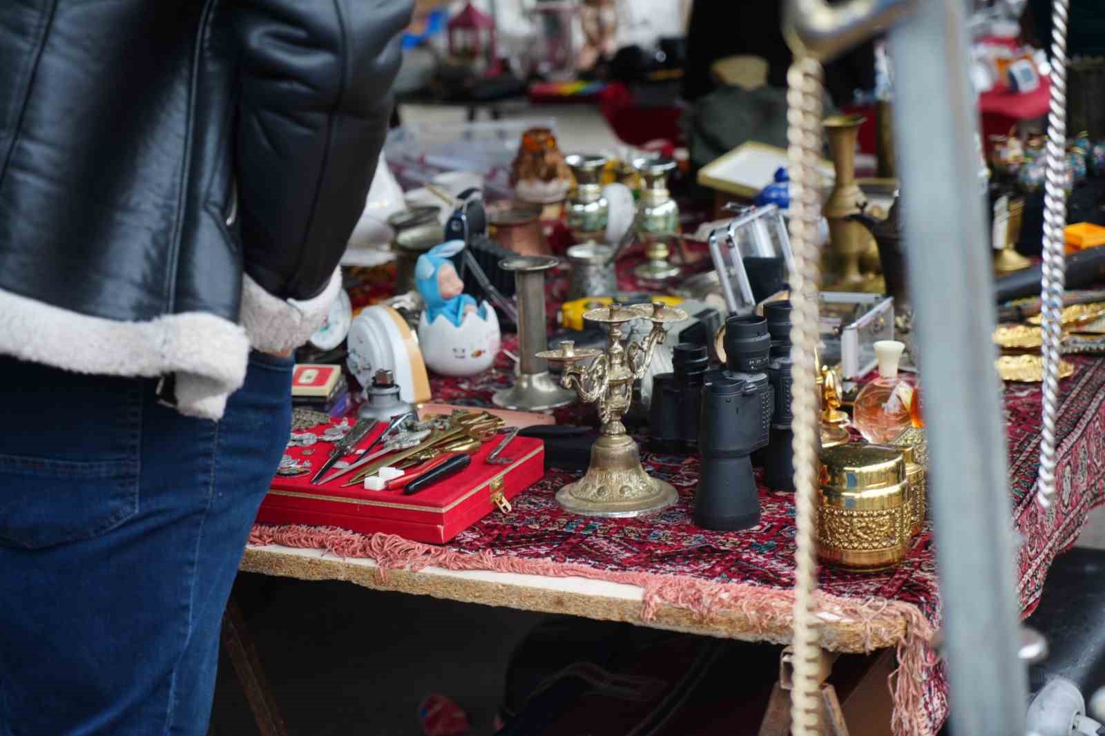 Kiminin çöpü, kiminin hazinesi: "Ankara Bit Pazarı"
