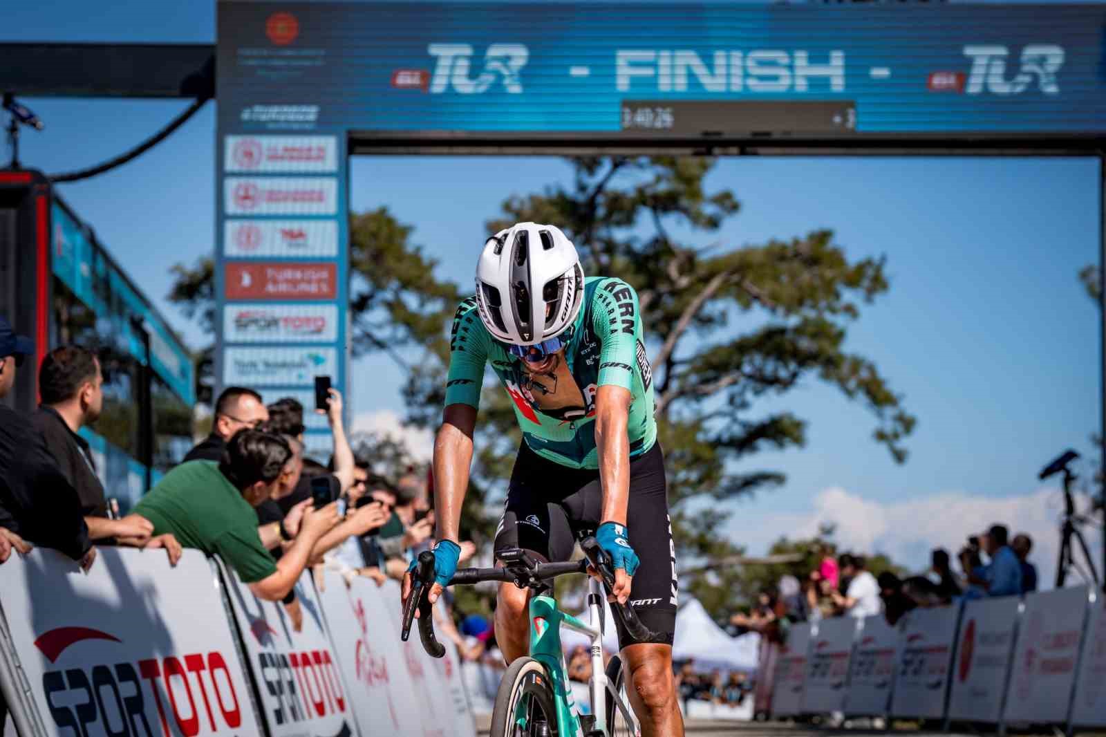 Kıran kırana yarışta zafer Ivan Sosa’nın
