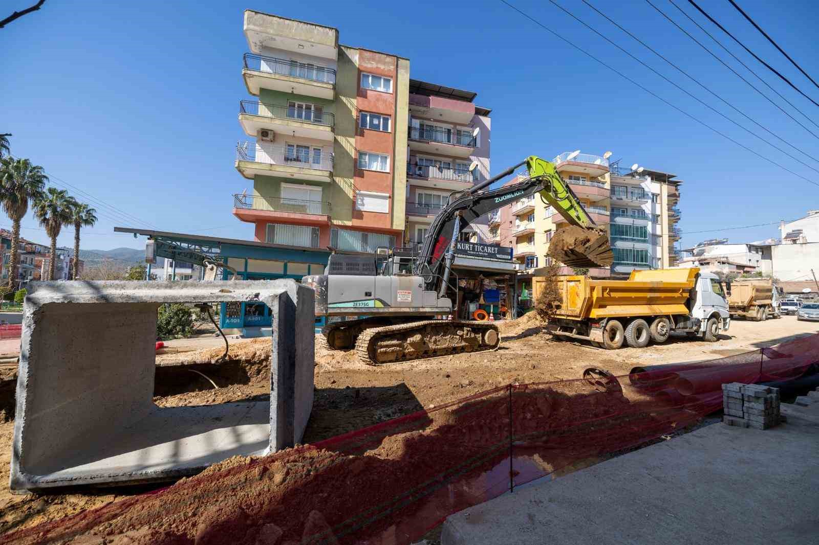 Kiraz’da taşkınlara karşı 100 milyon liralık altyapı hamlesi
Kiraz’da taşkınlara karşı 100 milyon liralık altyapı hamlesi
