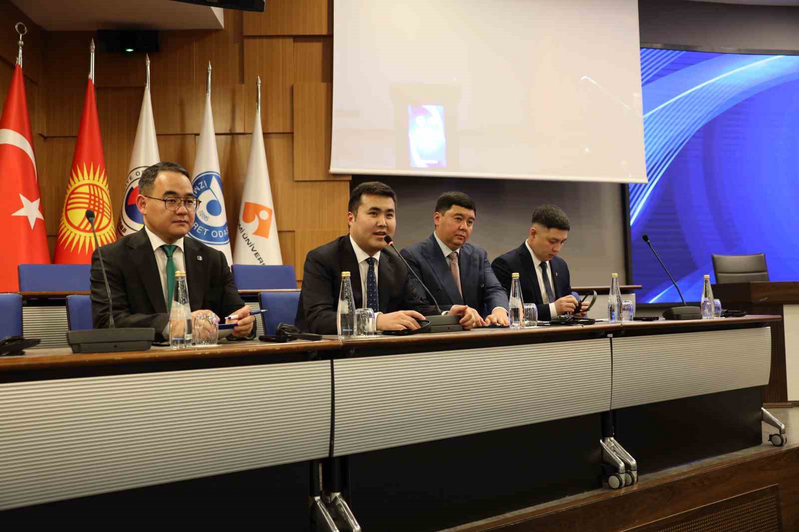 Kırgızistan pazarı İzmir iş dünyasını bekliyor
Kırgızistan pazarı İzmir iş dünyasını bekliyor