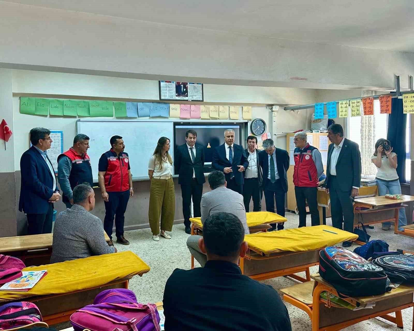 Kırıkhan’da biçerdöver operatörleri eğitiliyor
