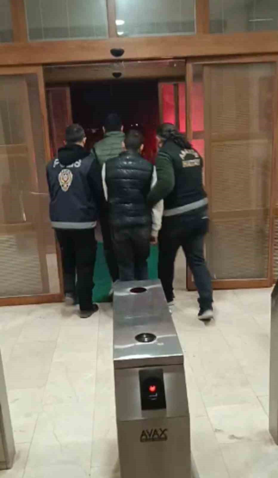 Kırıkhan’da hırsızlık şüphelisi 2 kişi yakalandı

