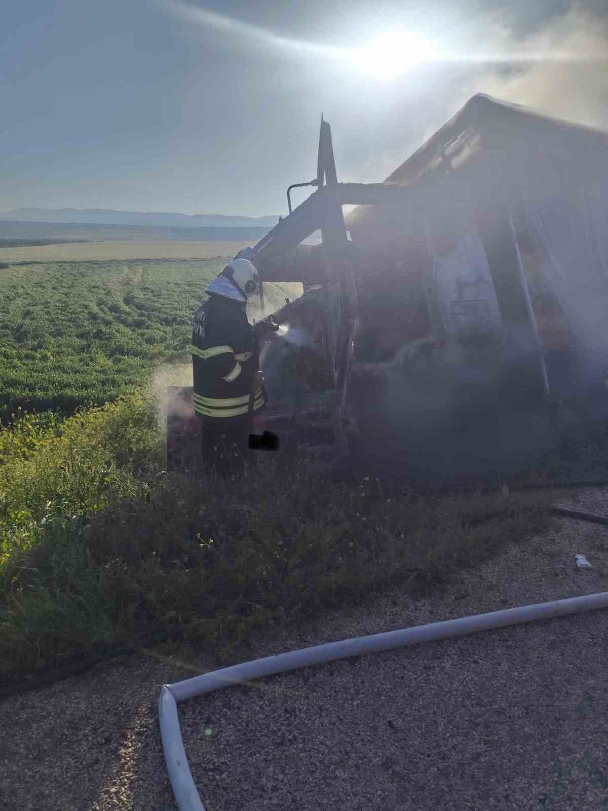 Kırıkhan’da kamyon yangını
