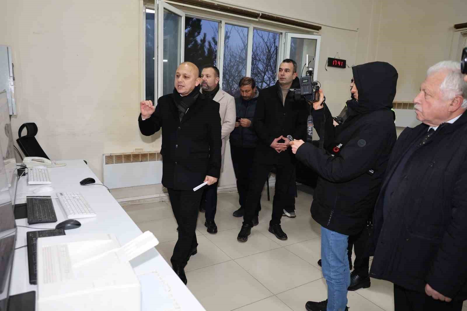 Kırıkkale Belediye Başkanı Önal: "Yeşil Vadi Su Birliği’ne 40 milyon liralık yatırım yaptık"
Kırıkkale Belediye Başkanı Önal: "Yeşil Vadi Su Birliği’ne 40 milyon liralık yatırım yaptık"