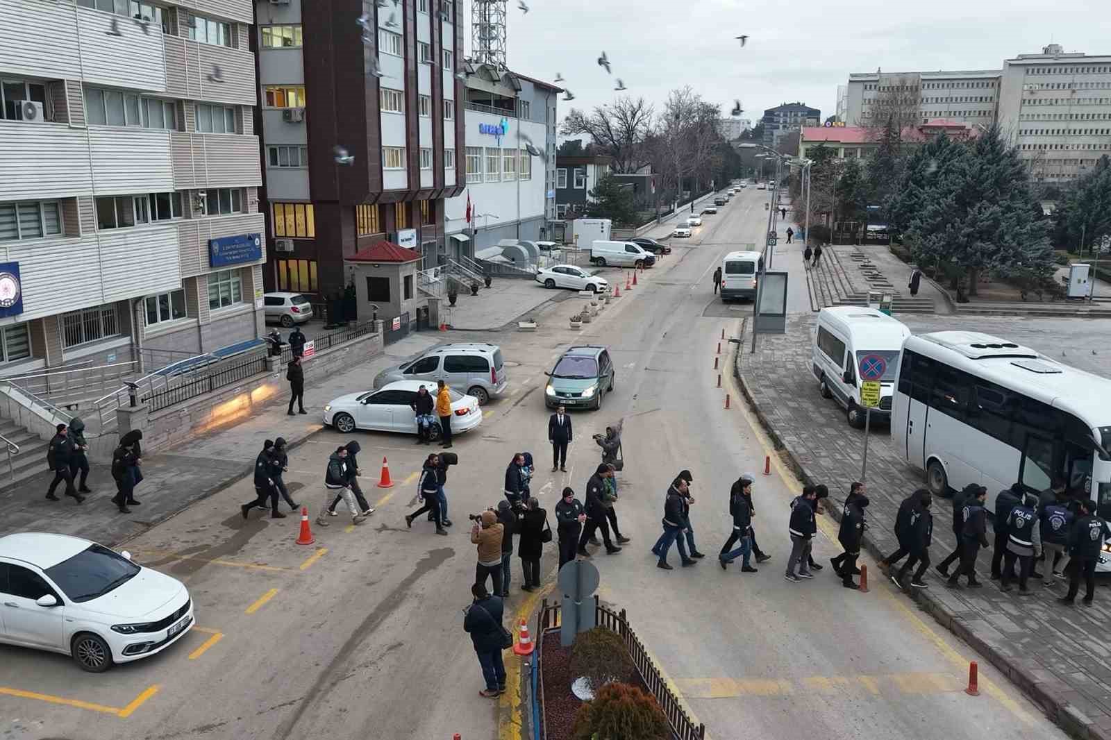 Kırıkkale merkezli yasa dışı bahis operasyonunda 14 şüpheli tutuklandı
