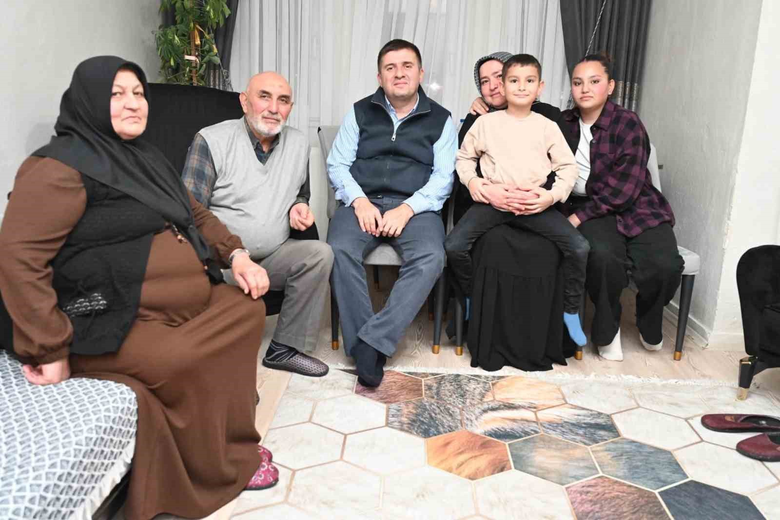 Kırıkkale Valisi Sarıibrahim, Çelik ailesinin iftar sofrasına konuk oldu
