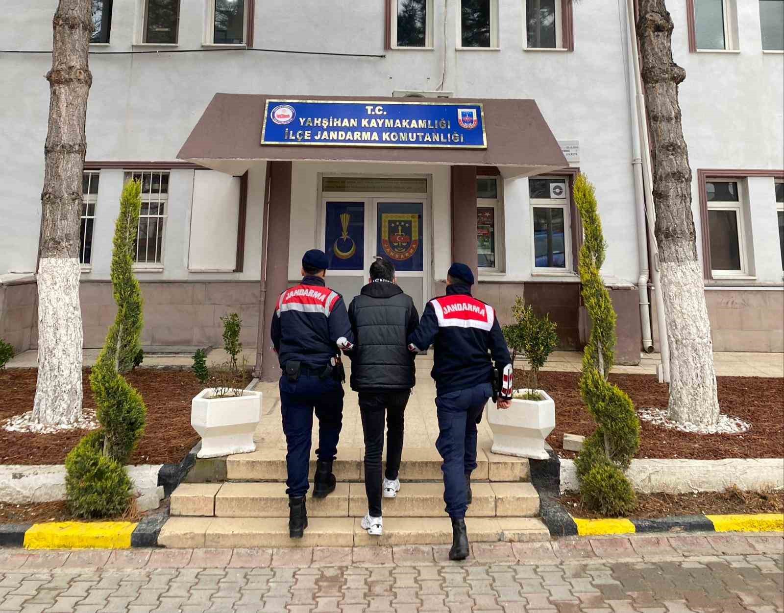 Kırıkkale’de 10 yıl hapis cezası bulunan firari yakalandı
