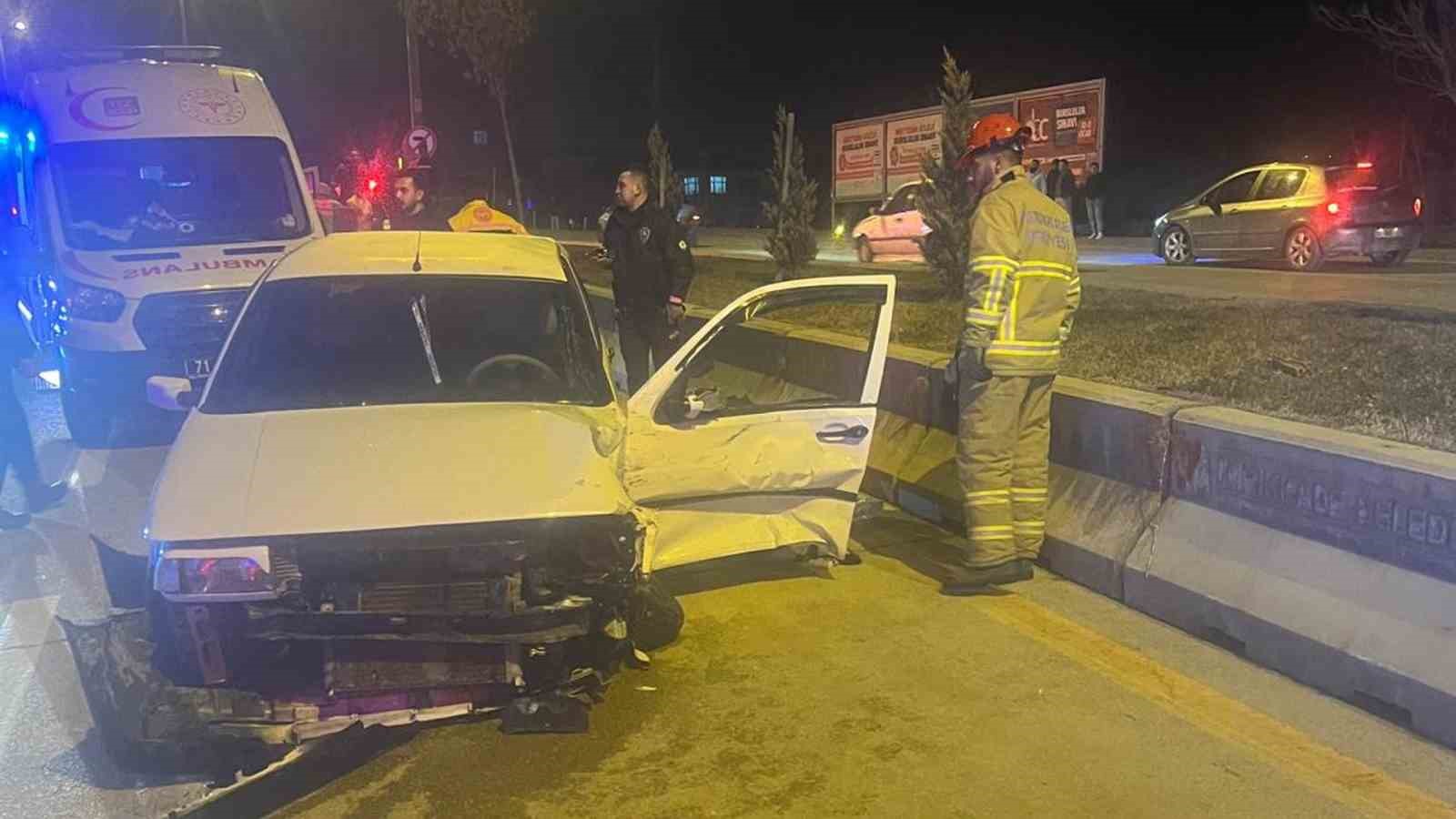 Kırıkkale’de 2 otomobil çarpıştı: 2 yaralı
