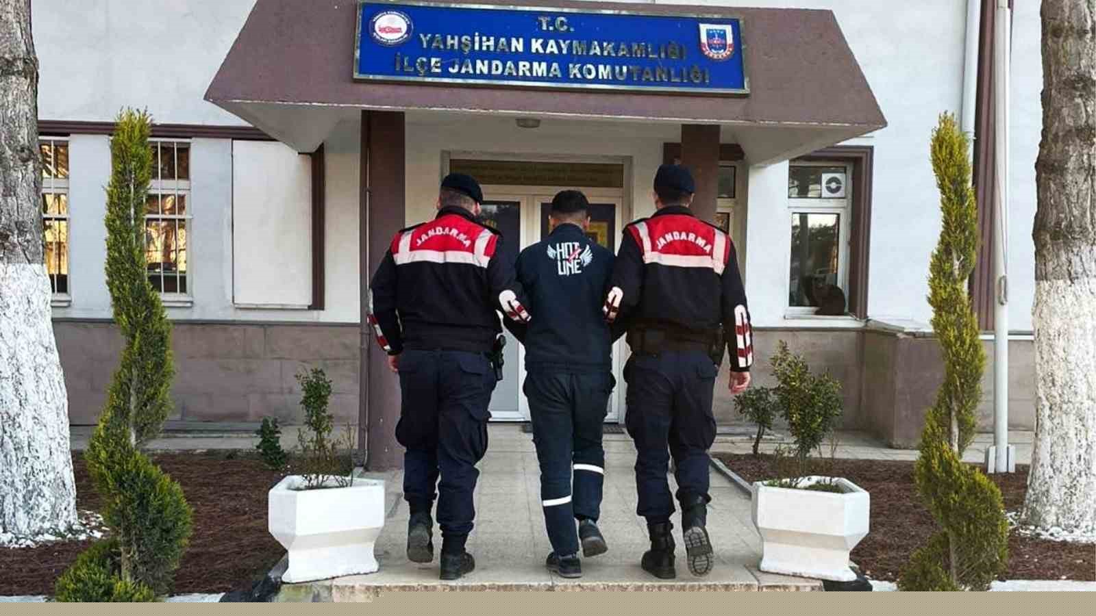 Kırıkkale’de aranan 2 hükümlü jandarma operasyonuyla yakalandı
