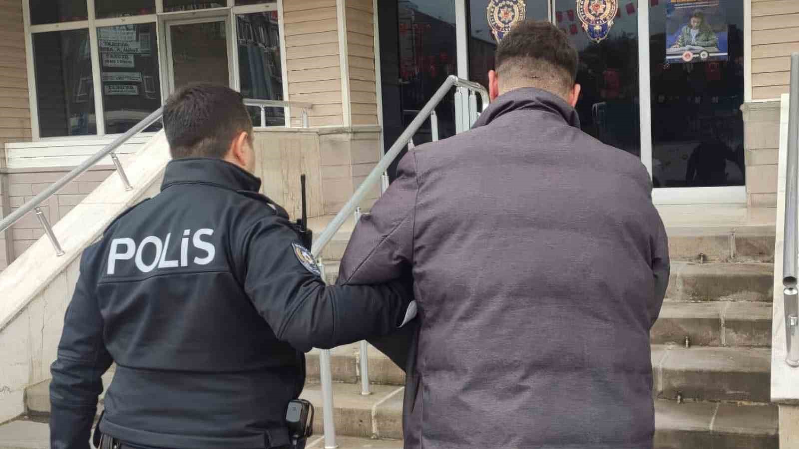 Kırıkkale’de aranan 2 hükümlü yakalandı
