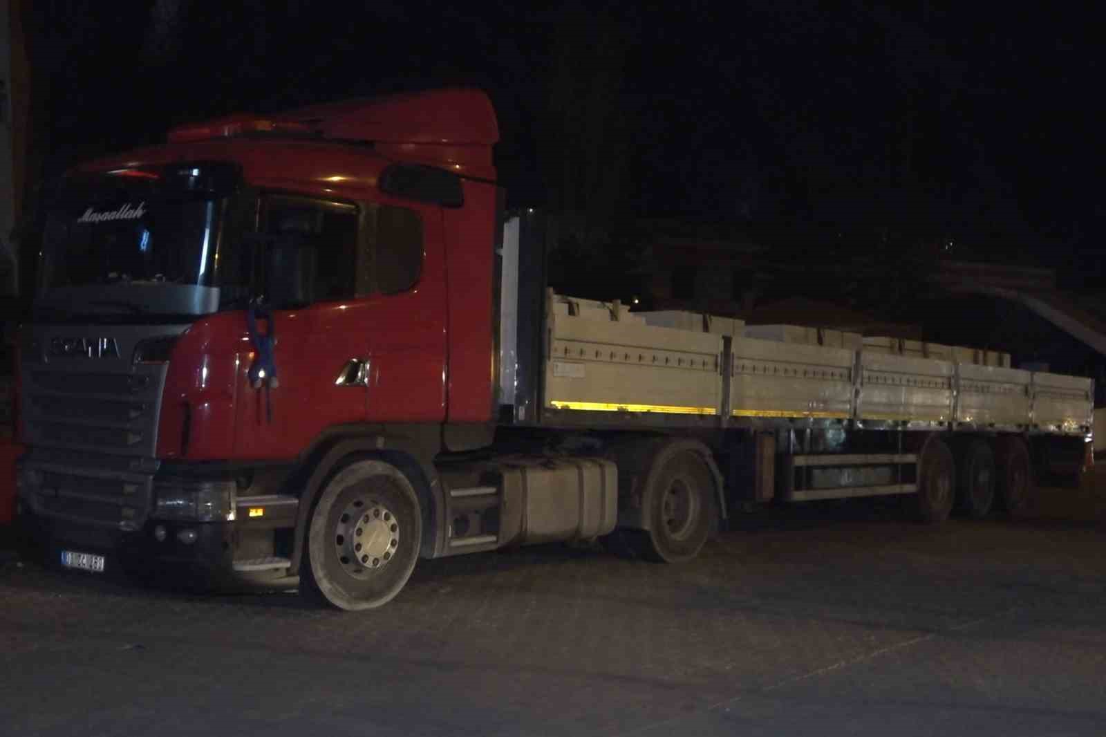 Kırıkkale’de tır ile otomobil çarpıştı: 3 yaralı
