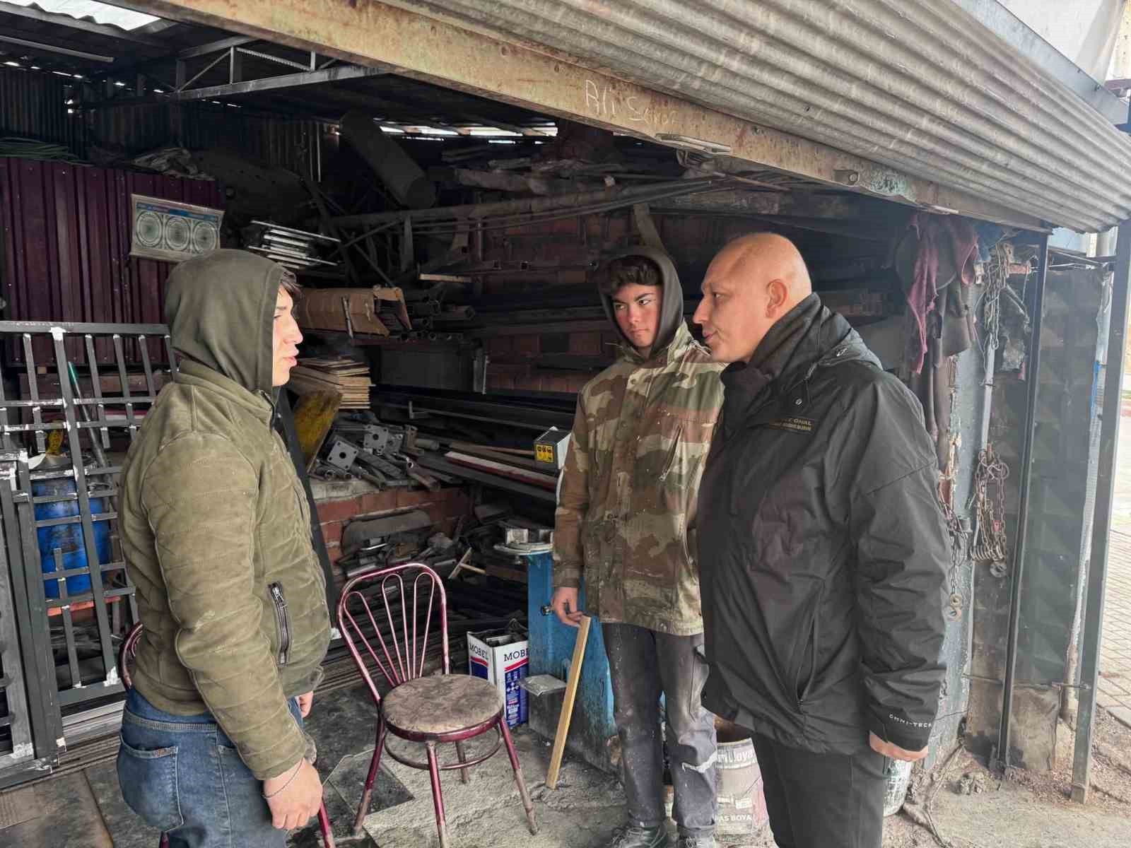 Kırıkksle Belediye Başkanı Önal esnaf ve vatandaşlarla istişarede bulundu
