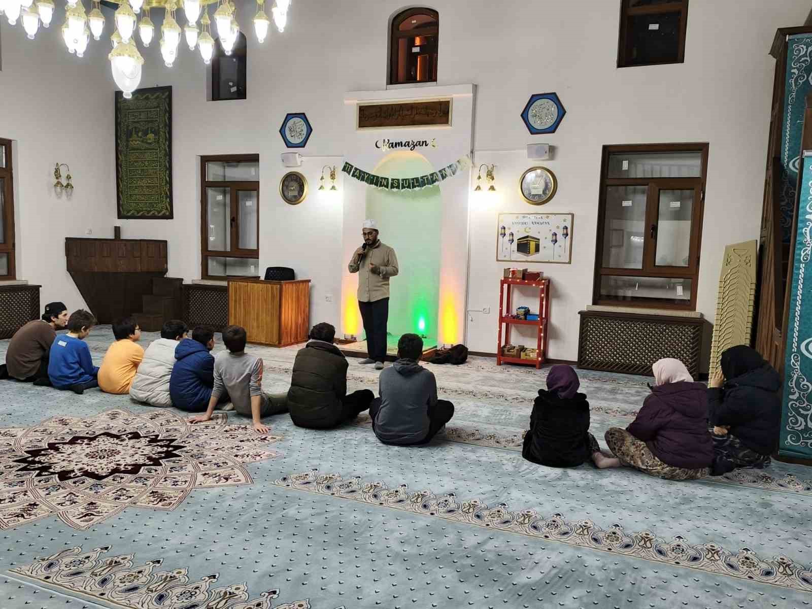 Kırka’da Ramazan neşesi: Camiler çocuklarla çiçek açtı
