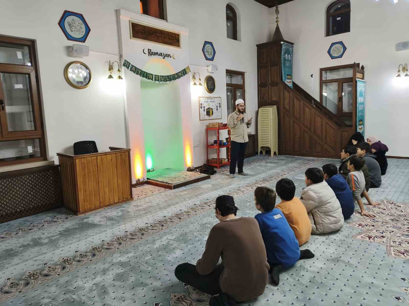 Kırka’da Ramazan neşesi: Camiler çocuklarla çiçek açtı
