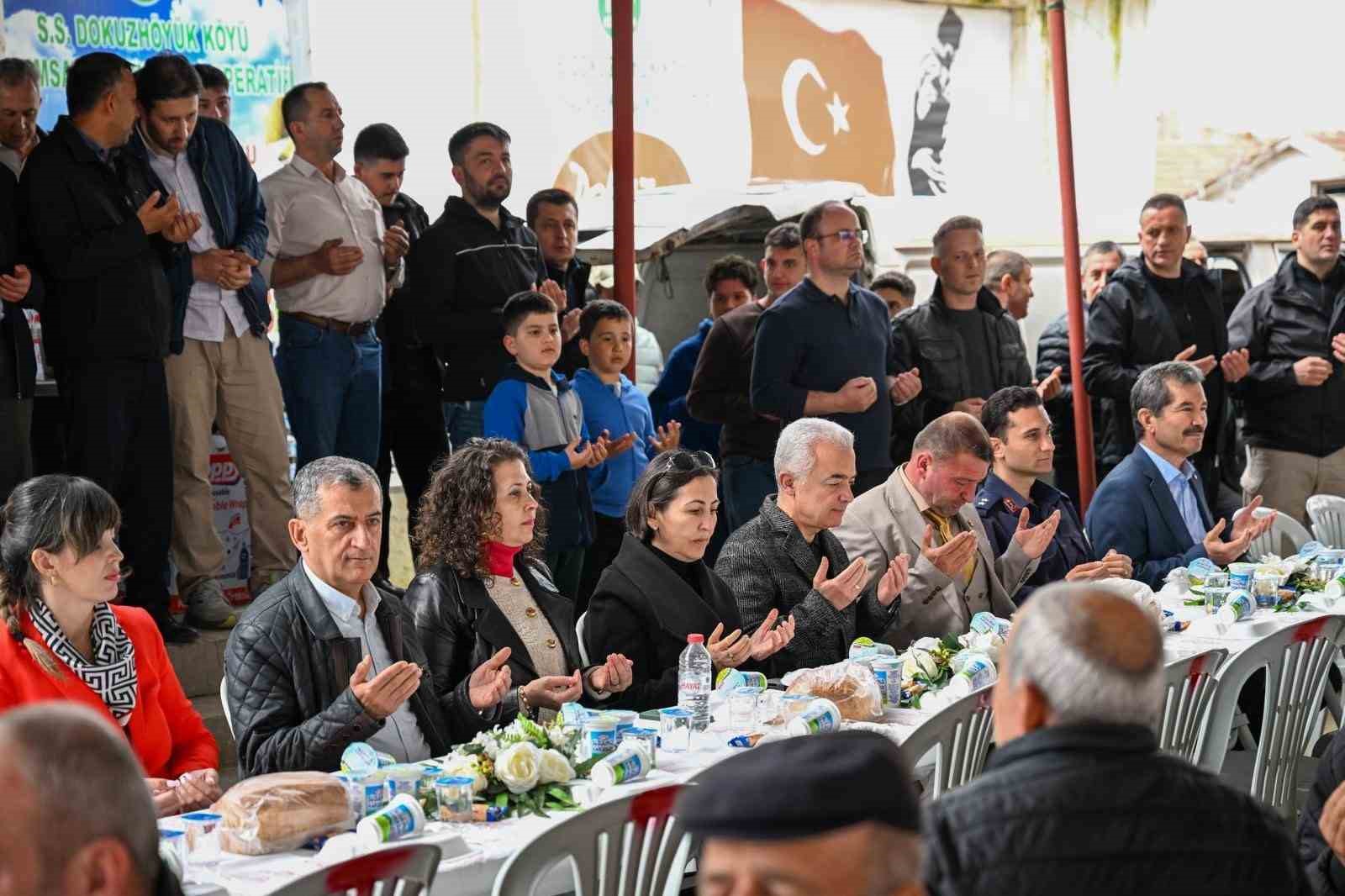 Kırklareli Dokuzhöyük köyünde yağmur ve şükür duası
Kırklareli Dokuzhöyük köyünde yağmur ve şükür duası
