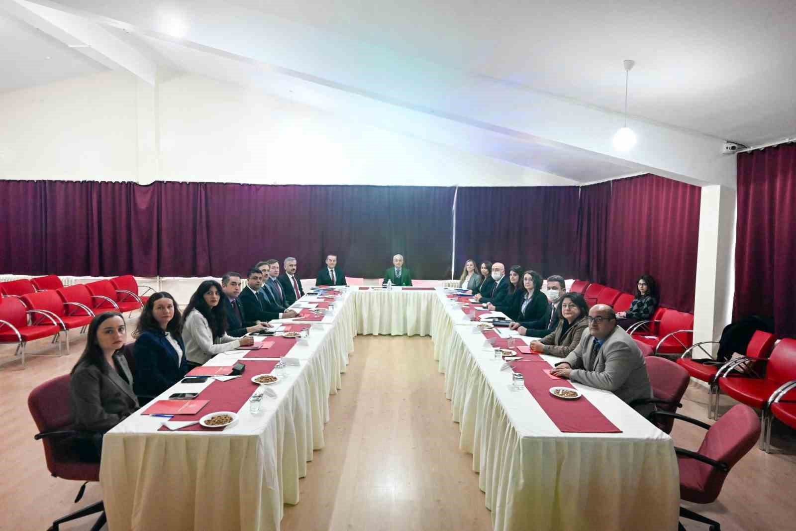 Kırklareli Valisi Turan: "Aile odaklı sosyal hizmetlerin bütüncül, koruyucu ve önleyici bir anlayışla sürdürülebilir şekilde yürütülmesi büyük önem taşıyor"
Kırklareli Valisi Turan: "Aile odaklı sosyal hizmetlerin bütüncül, koruyucu ve önleyici bir anlayışla sürdürülebilir şekilde yürütülmesi büyük önem taşıyor"