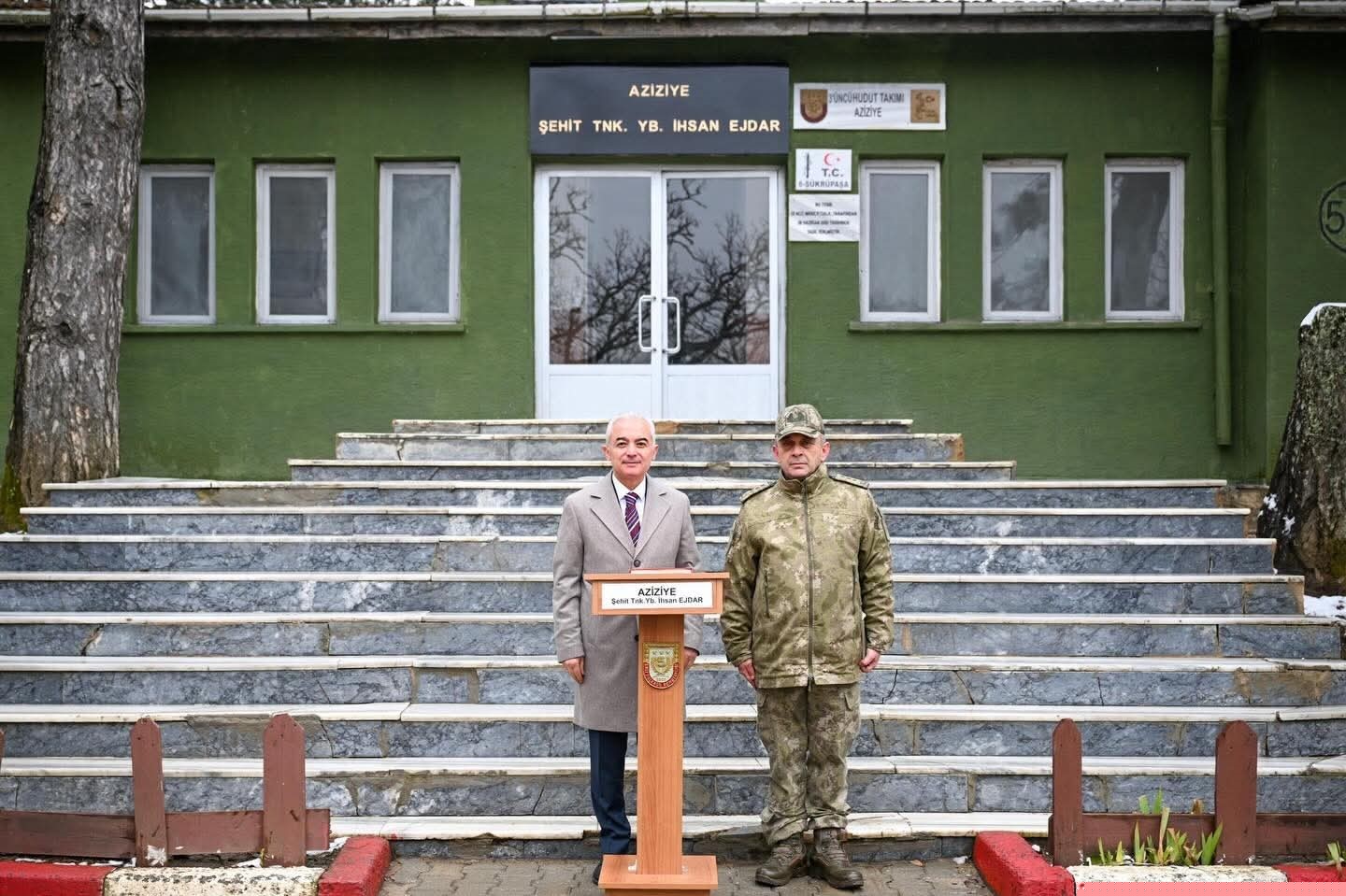 Kırklareli Valisi Turan, sınır karakolunda Mehmetçikle bayramlaştı
