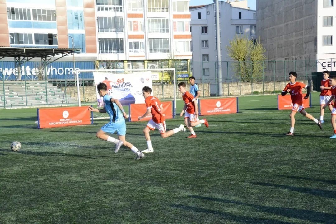 Kırklareli’nde gençlere sporla destek
