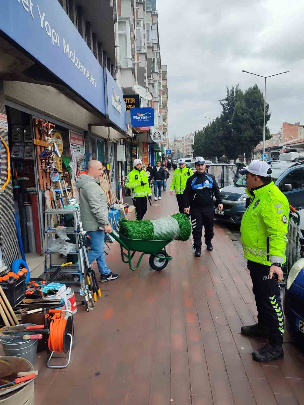 Kırklareli’nde kaldırım ve yol işgalleri denetimi
