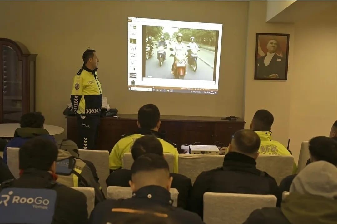 Kırklareli’nde motokuryelere güvenli sürüş eğitimi

