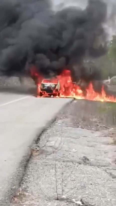 Kırklareli’nde seyir halindeyken yangın çıkan araç küle döndü
