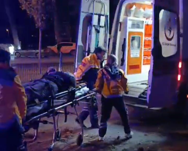 Kırmızı ışık ihlali yapan mikser ortalığı savaş alanına çevirdi; 5 yaralı
