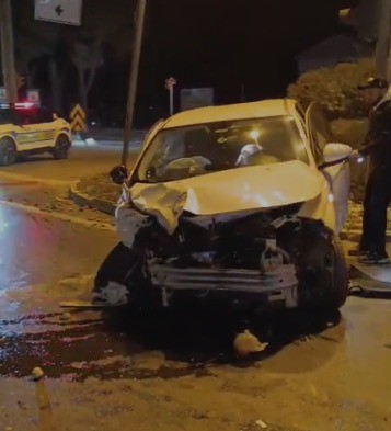 Kırmızı ışık ihlali yapan mikser ortalığı savaş alanına çevirdi; 5 yaralı
