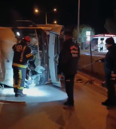 Kırmızı ışık ihlali yapan mikser ortalığı savaş alanına çevirdi; 5 yaralı
