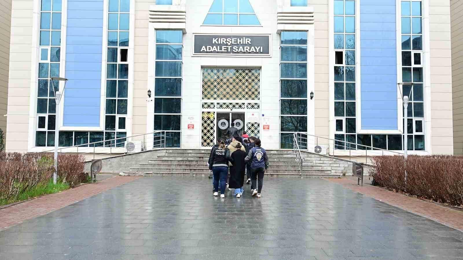 Kırşehir merkezli yasa dışı bahis operasyonunda 8 tutuklama
