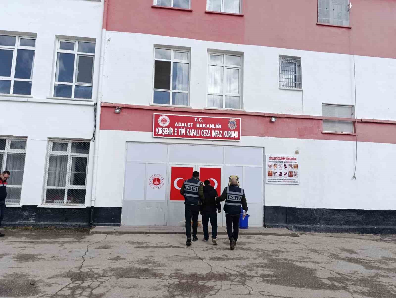 Kırşehir’de 88 suç kaydı bulunan firari yakalandı
