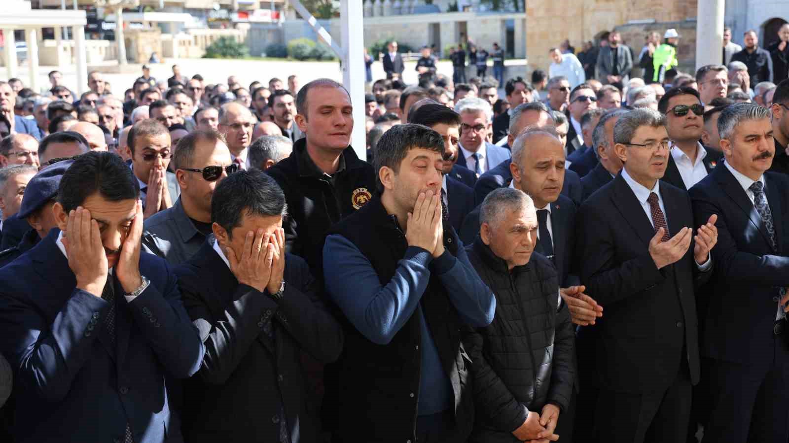 Kırşehir’de boğazına çilek kaçan 2,5 yaşındaki çocuk hayatını kaybetti
