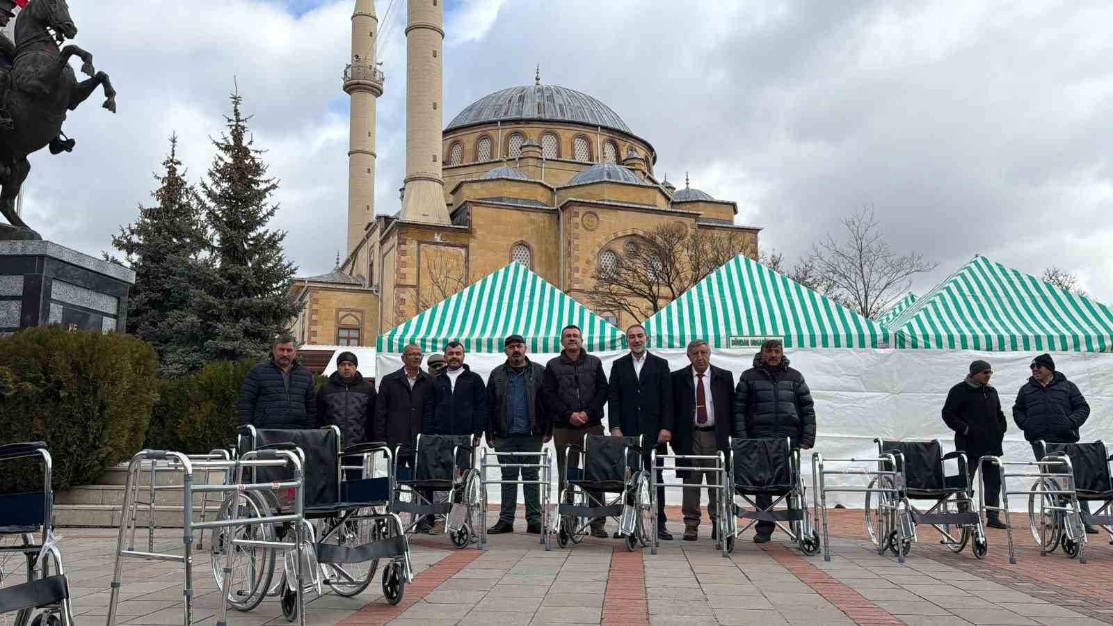 Kırşehir’de engelli ve yaşlılara akülü ve engelli araç desteği
