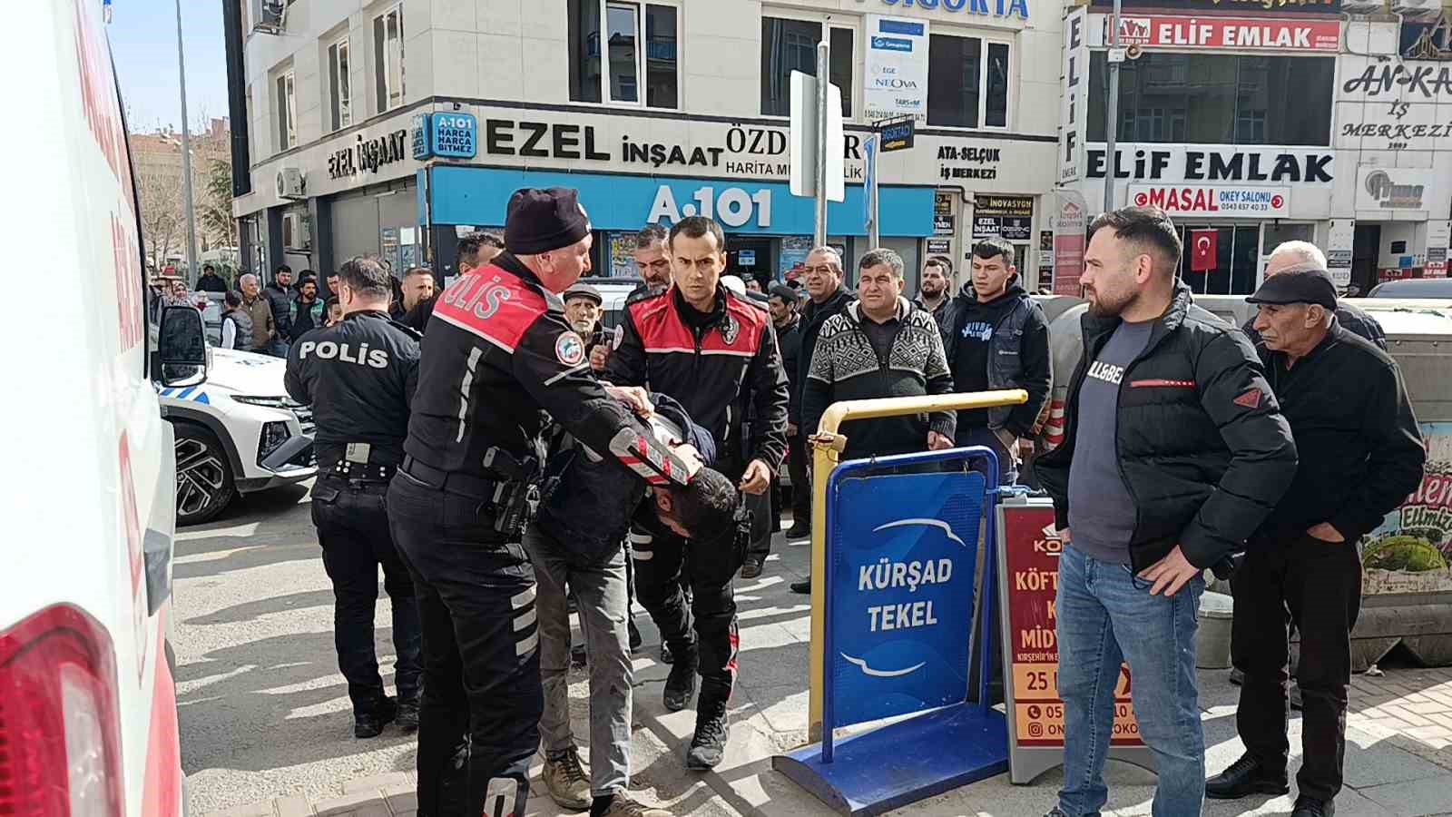 Kırşehir’de husumetli kavgası: Kahvehaneye kurşun sıktı, 2 kişi yaralandı
