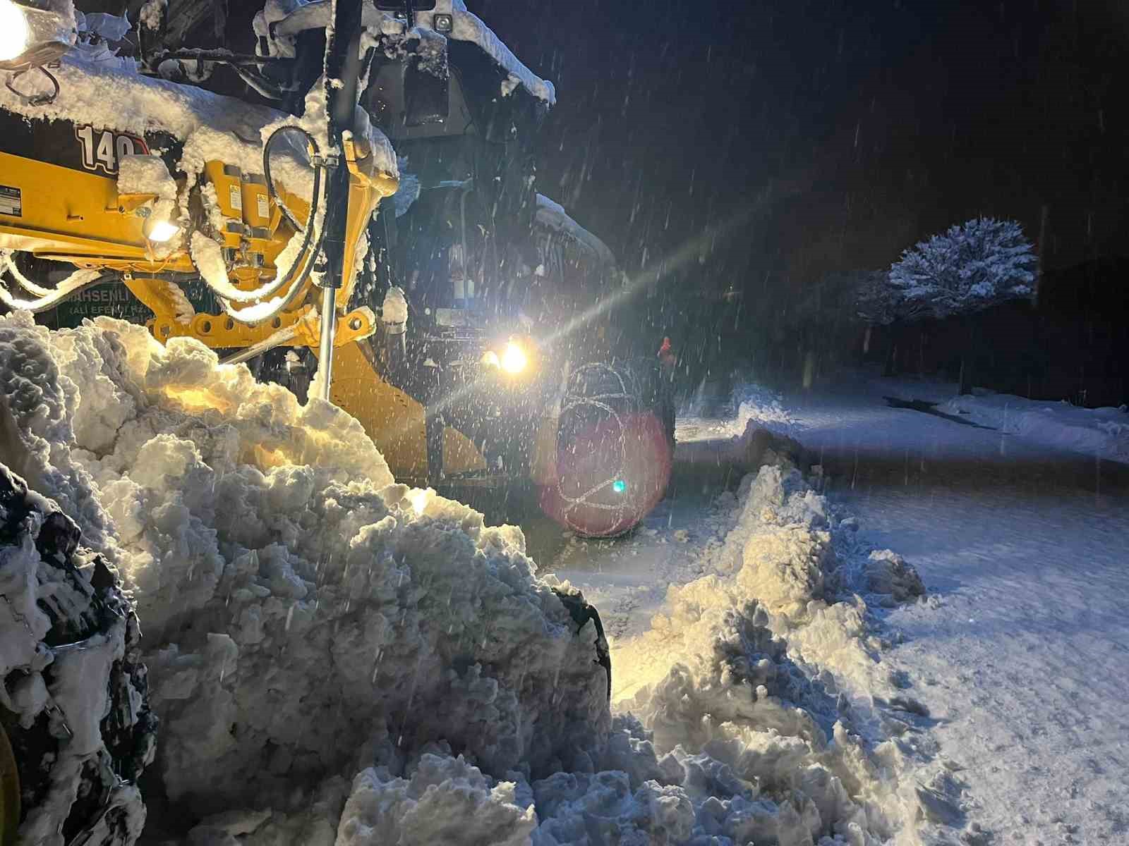 Kırşehir’de kapanan yollar açıldı
