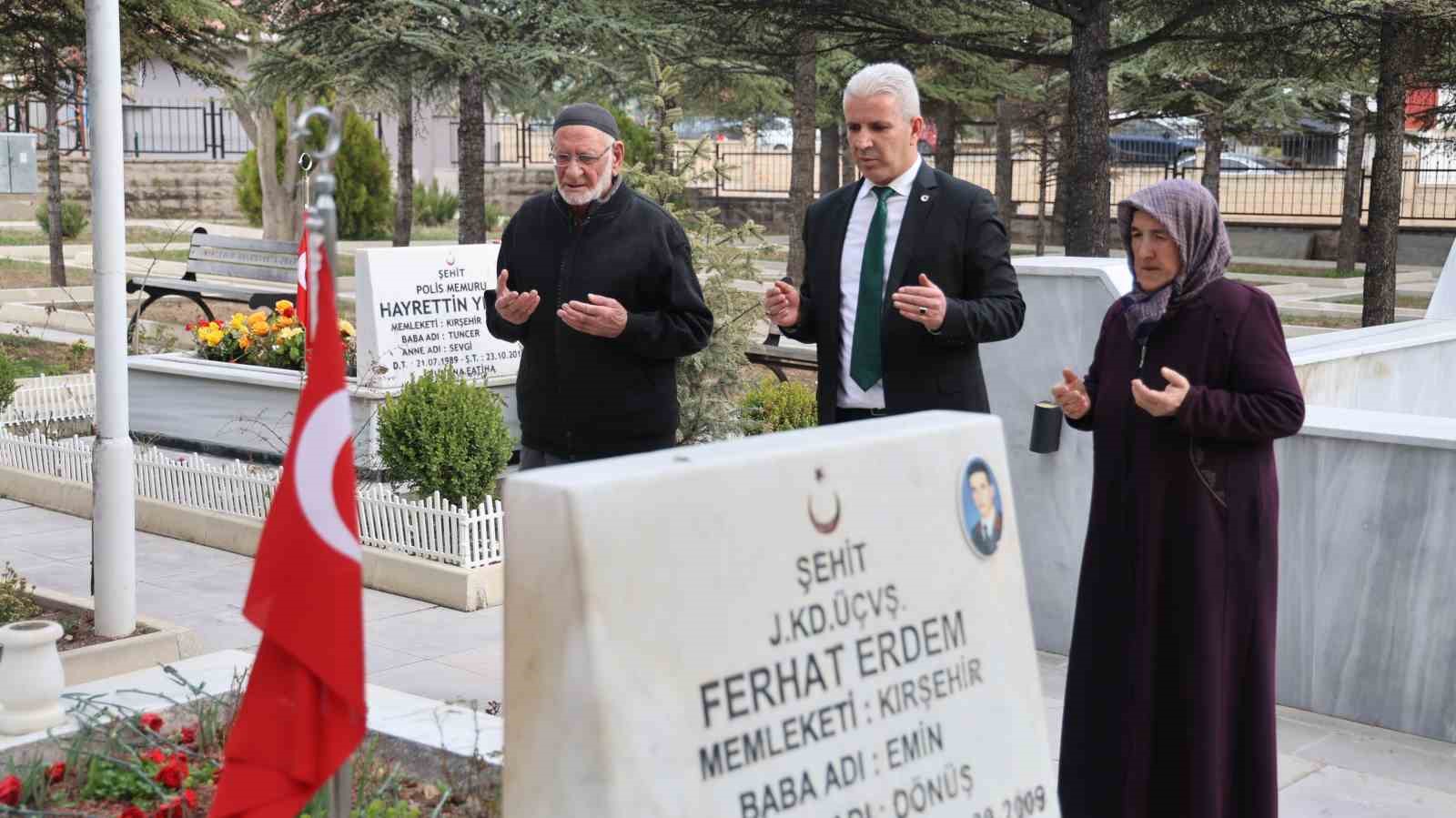 Kırşehir’de şehitlikte duygusal anlar yaşandı
