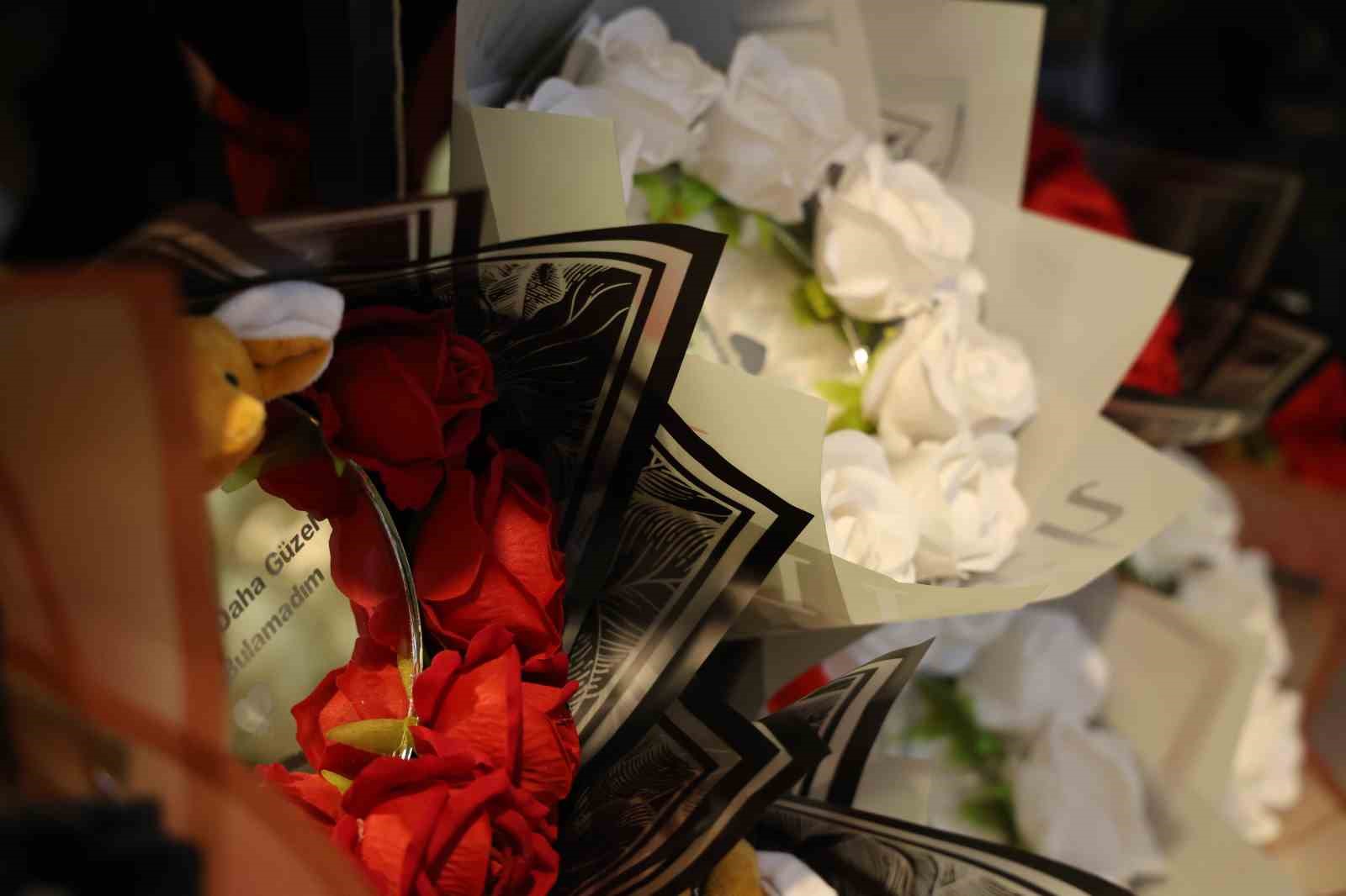 Kırşehir’de sevgililer gününe özel "41 kere maşallah" çiçek konseptine ilgi
