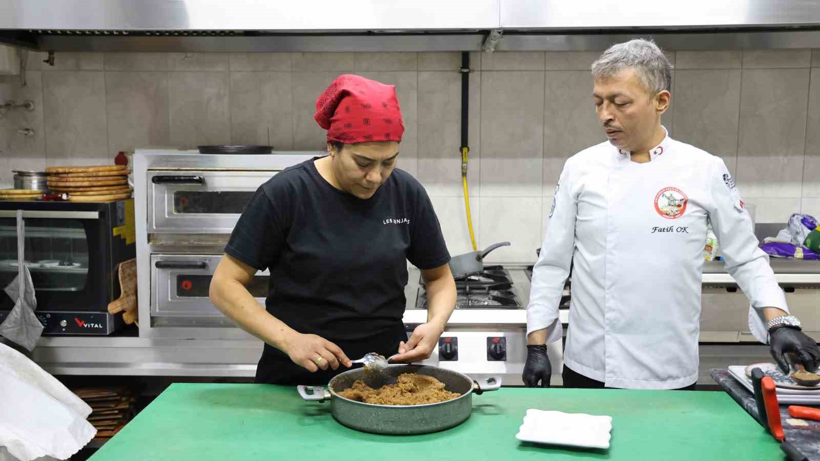 Kırşehir’de soğuk havalara karşı asırlık lezzet: "Ahi helvası"
