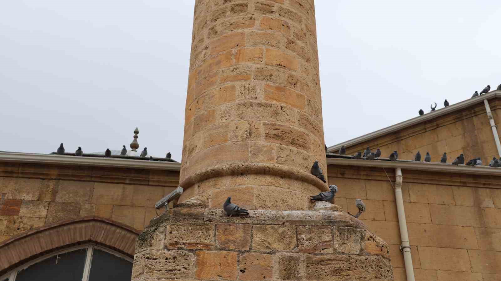 Kırşehir’de tarihi Kapucu Camii güvercinlerin yuvası oldu

