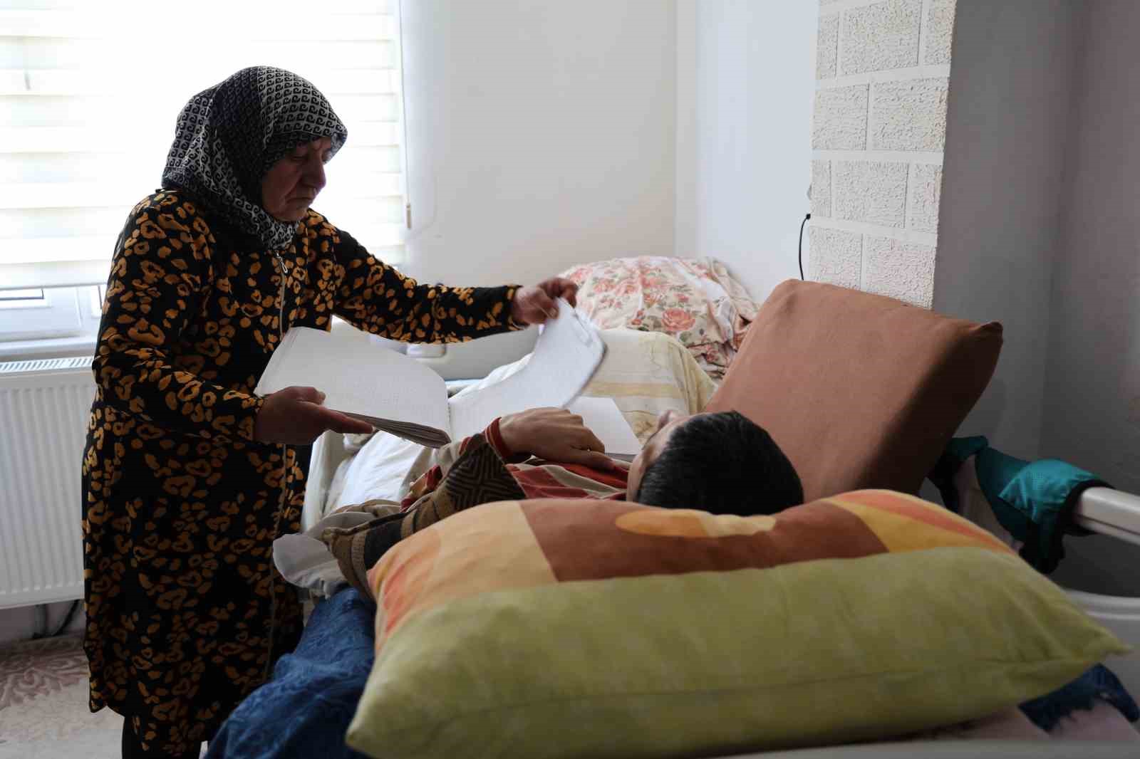 Kırşehir’de yaşlı kadın ailesinin terk ettiği hasta torununa 29 yıldır bakıyor
