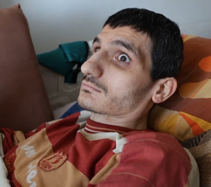 Kırşehir’de yaşlı kadın ailesinin terk ettiği hasta torununa 29 yıldır bakıyor
