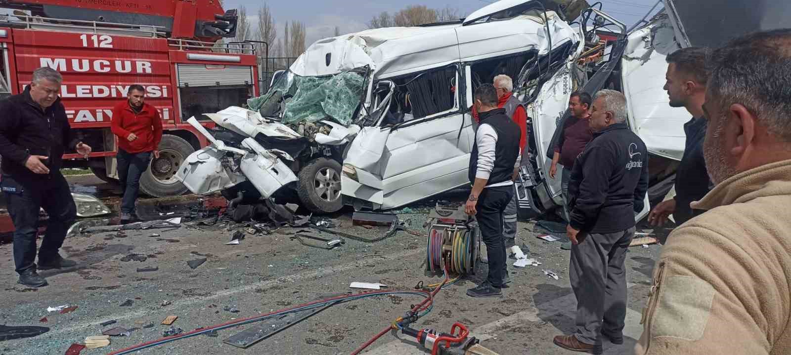 Kırşehir’de zincirleme kaza: 1’i ağır 5 yaralı
