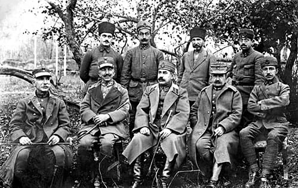 Kırşehir’deki envanter çalışmasında Yunan General Trikopis’in esir tutulduğu hükümet konağının fotoğrafı ortaya çıktı
