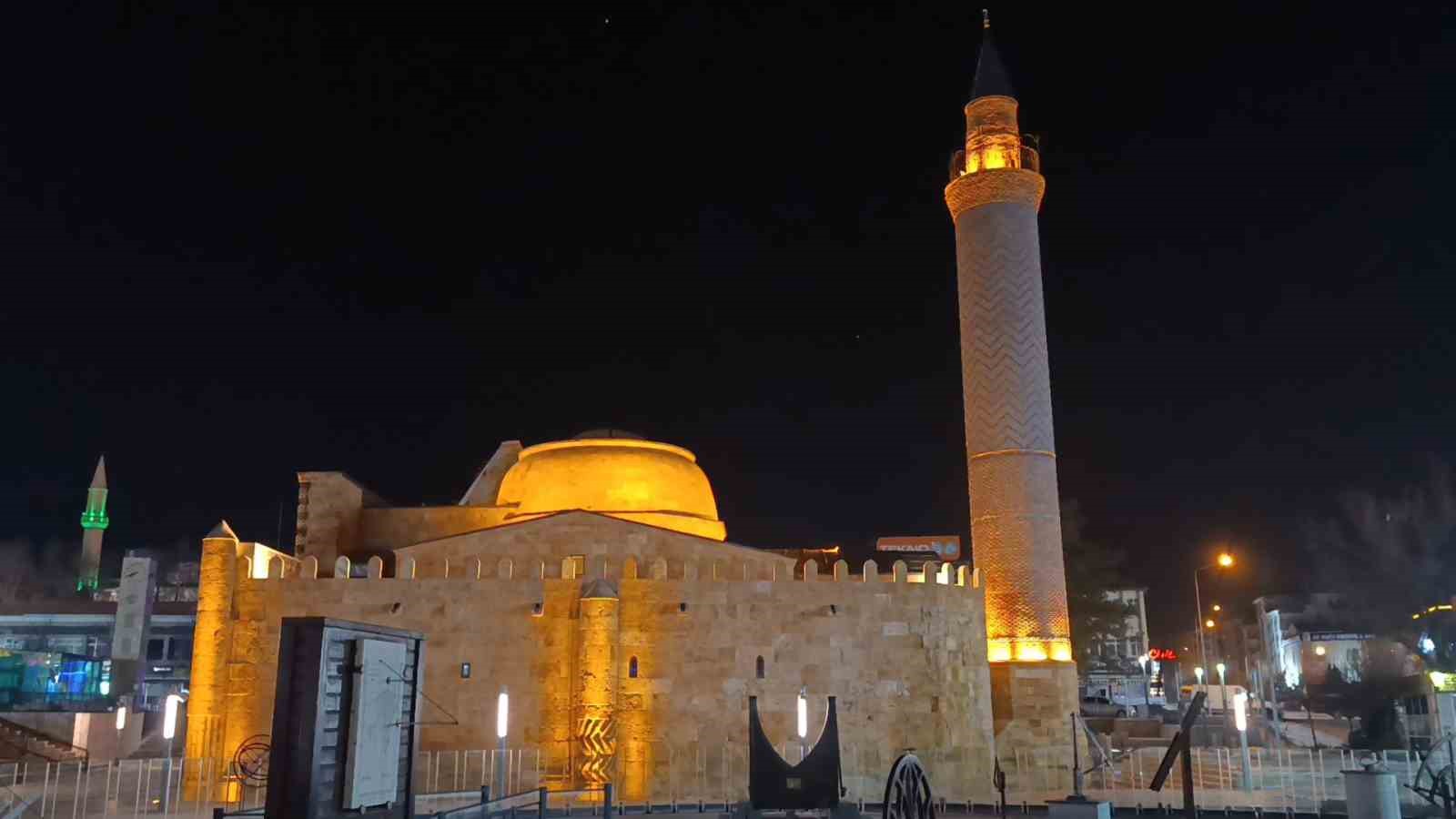 Kırşehir’in simge yapısına pes dedirten önlem
