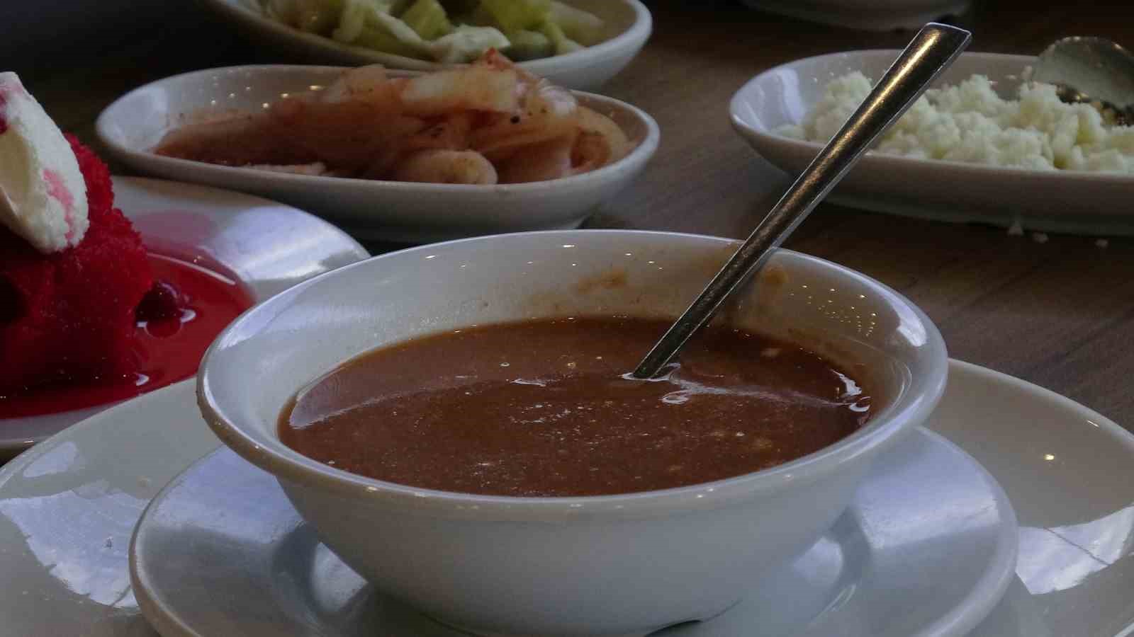 Kış aylarının doğal antibiyotiği tarhana çorbası yoğun talep görüyor
Kış aylarının doğal antibiyotiği tarhana çorbası yoğun talep görüyor