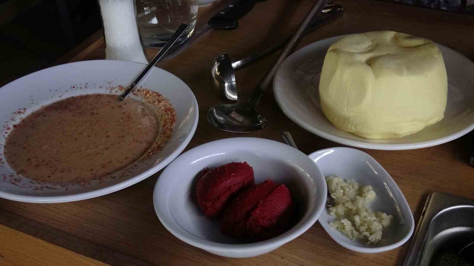 Kış aylarının doğal antibiyotiği tarhana çorbası yoğun talep görüyor
Kış aylarının doğal antibiyotiği tarhana çorbası yoğun talep görüyor
