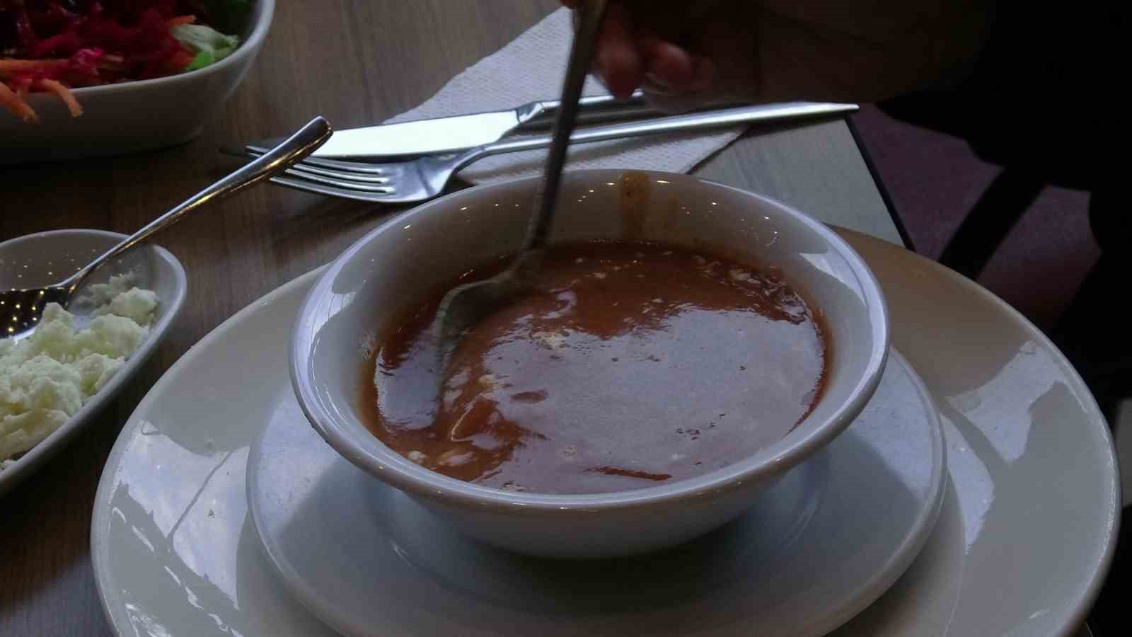 Kış aylarının doğal antibiyotiği tarhana çorbası yoğun talep görüyor
Kış aylarının doğal antibiyotiği tarhana çorbası yoğun talep görüyor