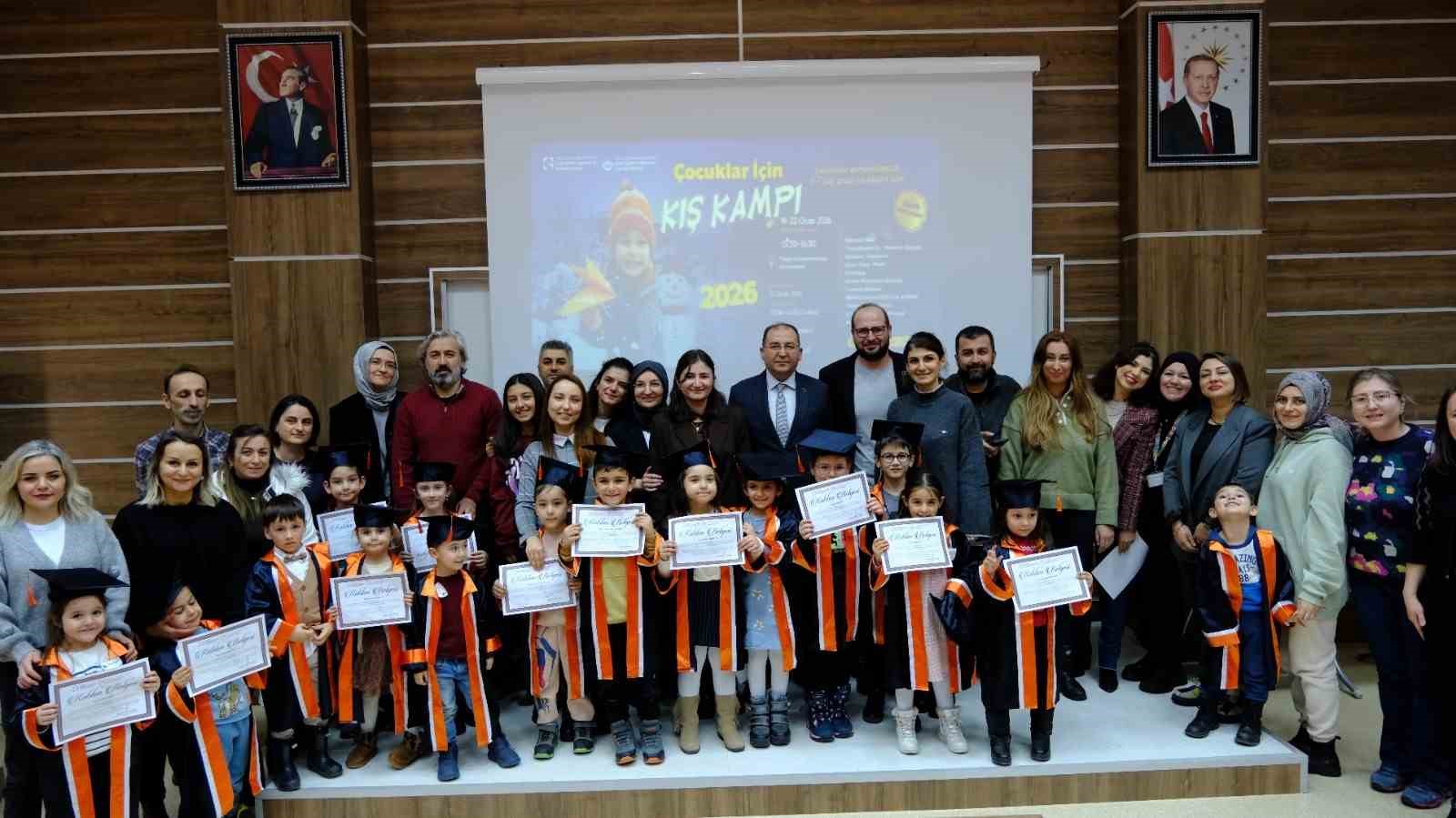 Kış Kampı’nda miniklerin mezuniyet sevinci

